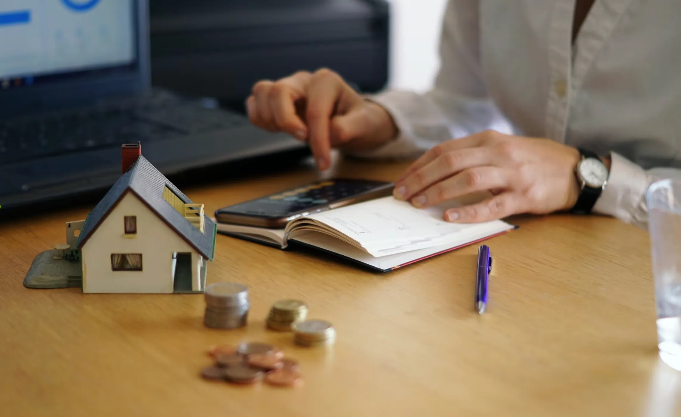 Planificación financiera y cálculo de ingresos para solicitar un crédito hipotecario en Chile
